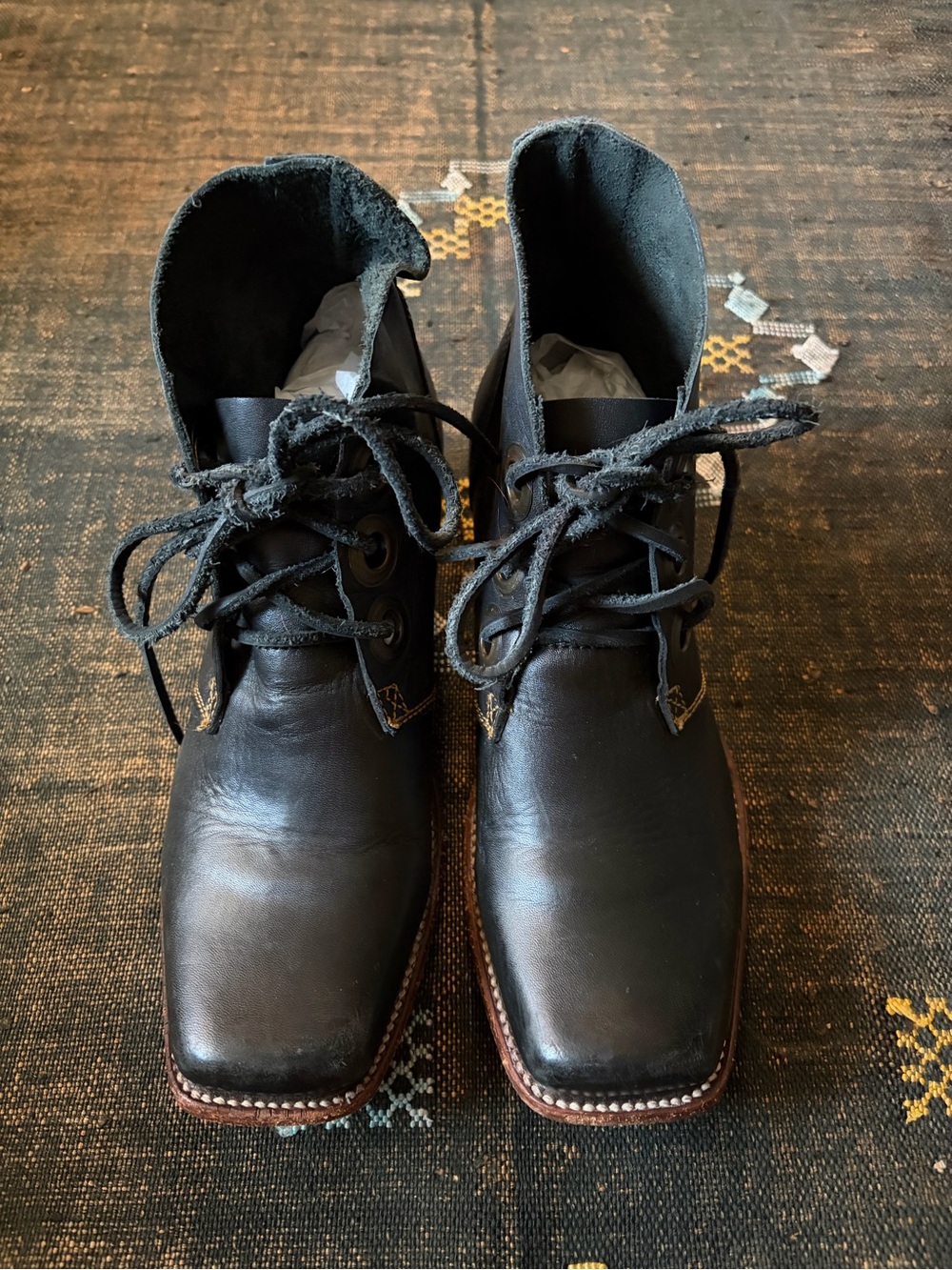 🔮Pre-loved John Fluevog Black Leather Simon lace-up ankle boots size 9 - Picture 2 of 15
